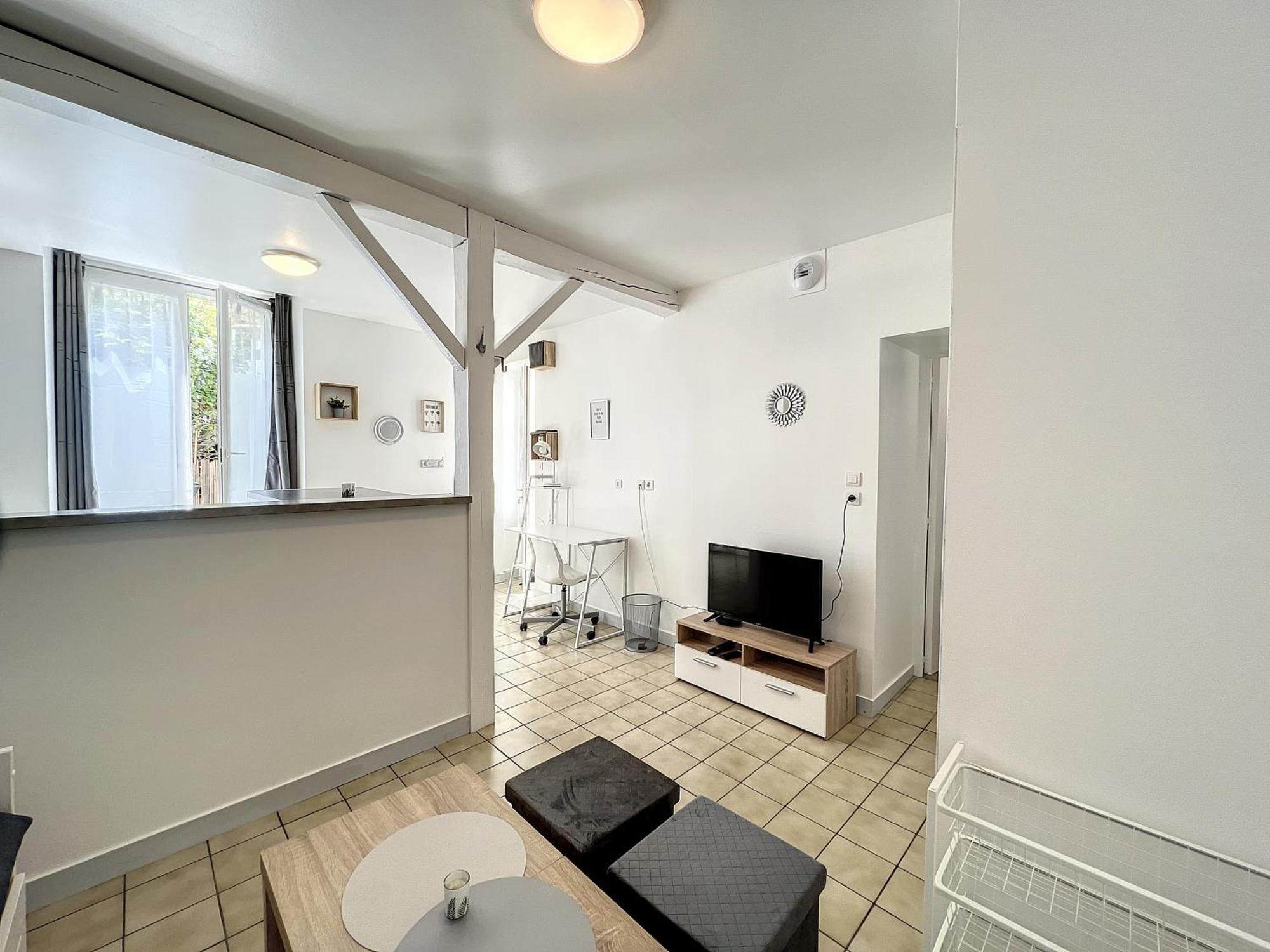 Les Bords Du Clain - Entree Autonome Studio Poitiers Buitenkant foto